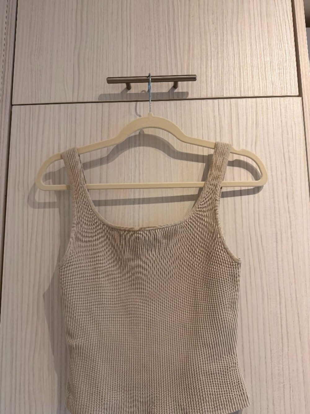 Babaton Ribbed Tank.